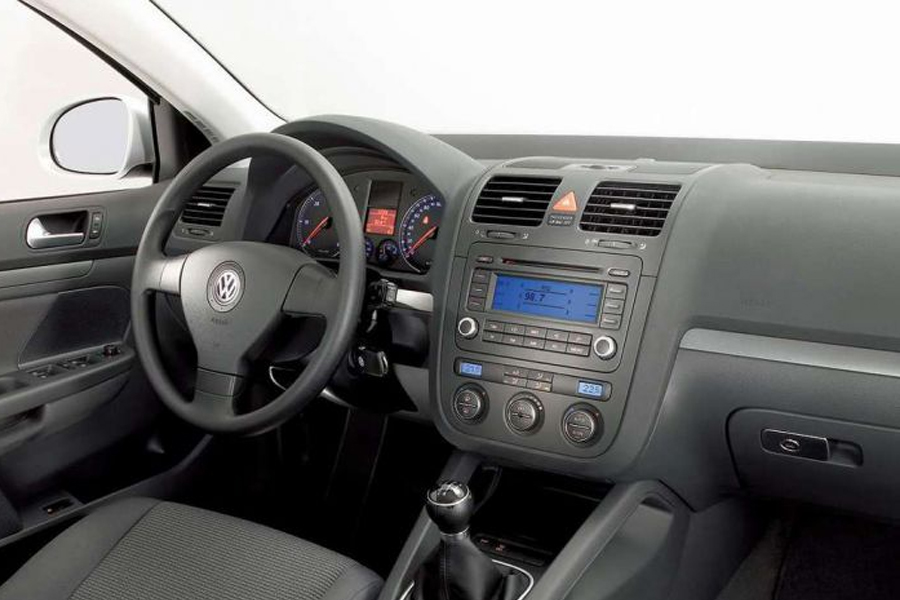 Bluetooth and iPhone/iPod/AUX Kits for Volkswagen Jetta 2006-2010 – GTA Car  Kits
