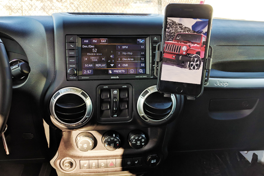 in dash cell phone mount